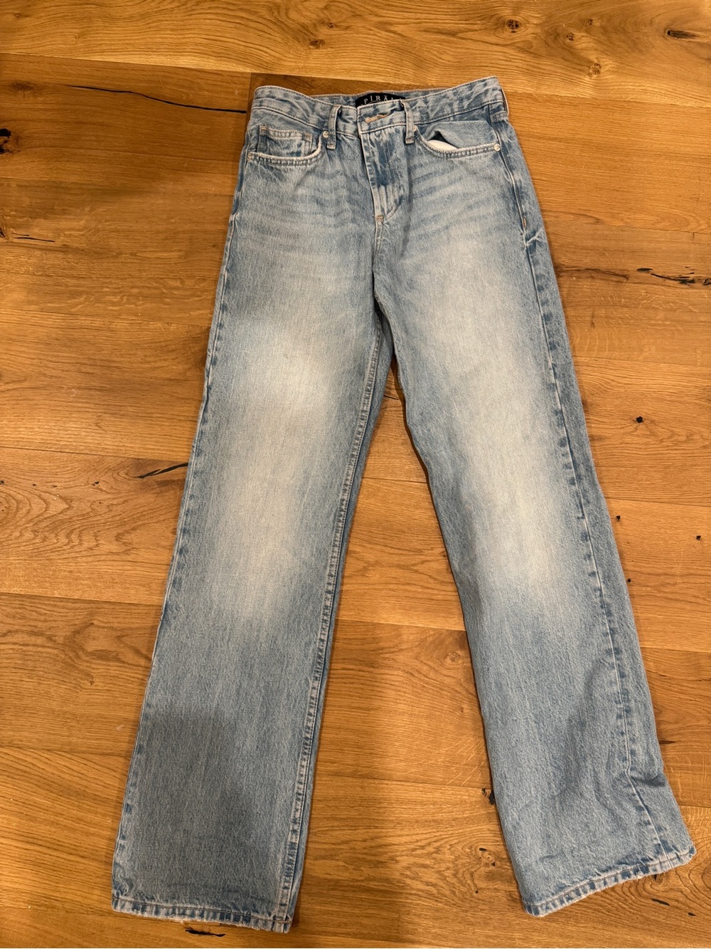 Light Wash Women's Ankle-Length Cropped Jeans